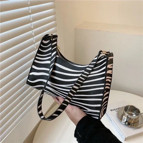 Sac Épaule Motif Zèbre – Tendance et Audacieux